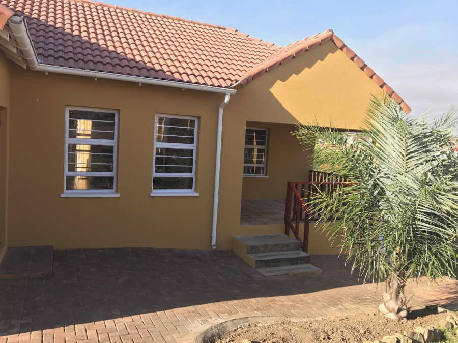 To Let 3 Bedroom Property for Rent in Beacon Bay Eastern Cape